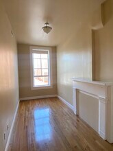216 E Main St, Unit B in Madison, IN - Building Photo - Building Photo