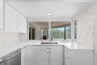 1039 NW 8th St in Boca Raton, FL - Building Photo - Building Photo