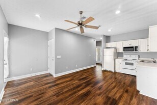 236 Bonita Cir in Panama City Beach, FL - Building Photo