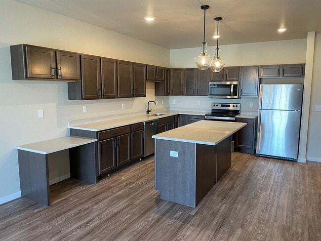 Augusta Apartments in Fargo, ND - Building Photo - Building Photo