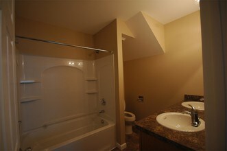 11 S Summit St in Ypsilanti, MI - Building Photo - Building Photo