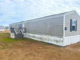 429 Milan Ave in Lumberton, NC - Building Photo