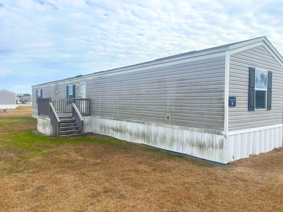 429 Milan Ave in Lumberton, NC - Building Photo