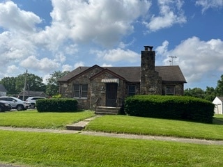 property at 209 E Oak St