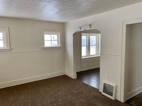 1221 Girard St in Akron, OH - Building Photo - Building Photo