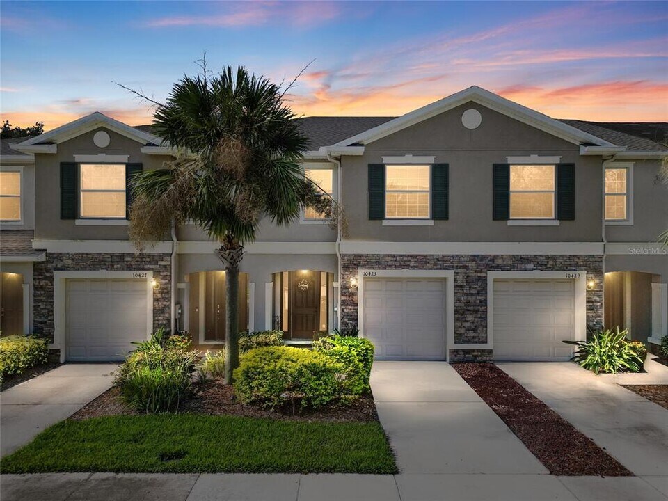 10425 Red Carpet Ct in Riverview, FL - Building Photo