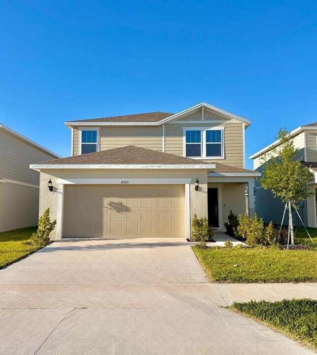 2023 Alluring Ln in Davenport, FL - Building Photo
