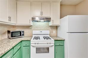 9721 Holly Springs Dr in Austin, TX - Building Photo - Building Photo