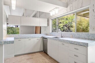 6305 W 78th St in Los Angeles, CA - Building Photo - Building Photo