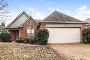 10255 Green Moss Dr S in Cordova, TN - Building Photo