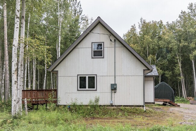 3570 Amanda Loop in North Pole, AK - Building Photo - Building Photo