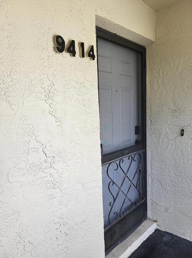 9414 Nakoma Way in Spring Hill, FL - Building Photo - Building Photo