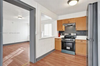 249 SW 4th St in Dania Beach, FL - Foto de edificio - Building Photo