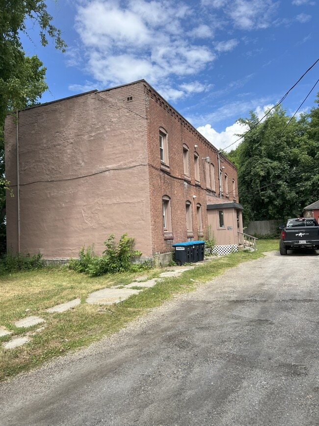 122 Dewey avenue, Unit 3