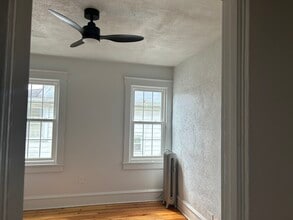 92 E Vaughn St, Unit 94 Upper in Kingston, PA - Building Photo - Building Photo