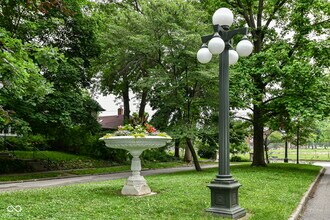 590 Woodruff Pl W Dr in Indianapolis, IN - Building Photo - Building Photo