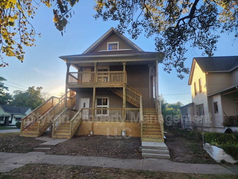 605 N Dearborn Ave in Kankakee, IL - Building Photo