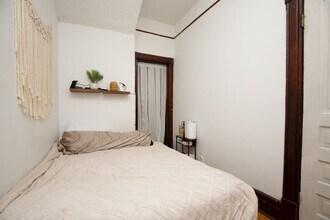2013 W Iowa St, Unit G01C in Chicago, IL - Foto de edificio - Building Photo