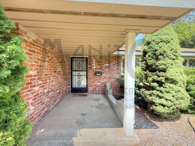 2121 E 35th Ave in Spokane, WA - Building Photo - Building Photo