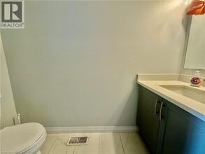 5 Sparrow Ave in Cambridge, ON - Building Photo - Building Photo