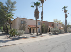 2560-2570 E Mitchell St in Tucson, AZ - Building Photo - Building Photo