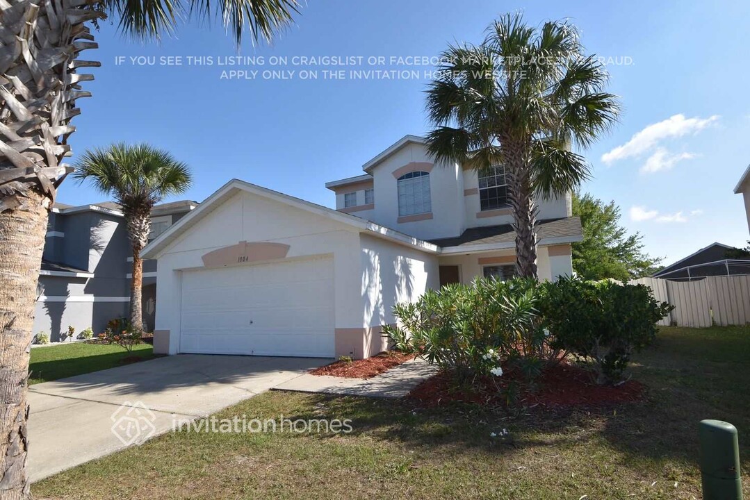 1904 Meadow Pond Way in Orlando, FL - Building Photo