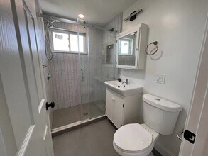 336 Lowell St, Unit 2 in Somerville, MA - Foto de edificio - Building Photo