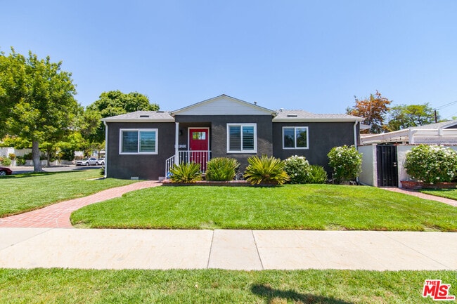 property at 3920 W Clark Ave