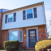 207 Wakefield Pl in Harrisonburg, VA - Building Photo