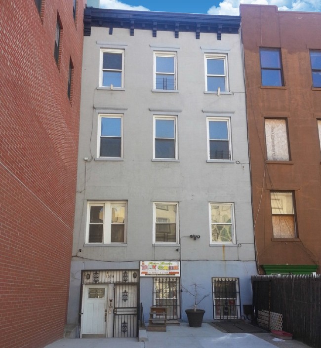 1074 Fulton St in Brooklyn, NY - Building Photo - Building Photo