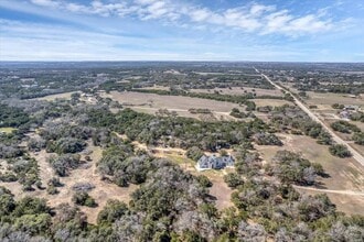 75 Co Rd 284 in Liberty Hill, TX - Building Photo - Building Photo