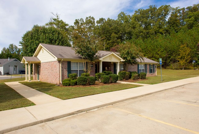 Oak Meadows Apartments in Oneonta, AL - Foto de edificio - Building Photo