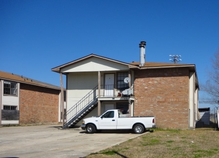 8351 Ned Ave in Baton Rouge, LA - Foto de edificio