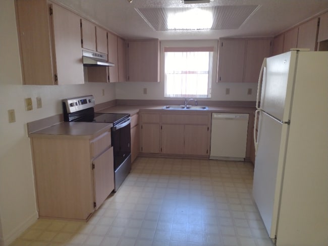 7429 Mead Dr in Spring Hill, FL - Building Photo - Building Photo