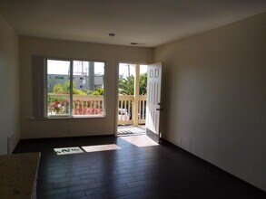 4960 Clairemont Mesa Blvd in San Diego, CA - Building Photo - Building Photo