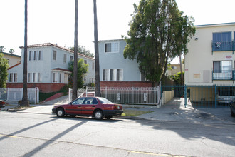 331-339 1/2 Mariposa Ave. in Los Angeles, CA - Building Photo - Building Photo