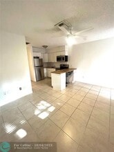 810 SE 18th St-Unit -9 in Fort Lauderdale, FL - Building Photo - Building Photo