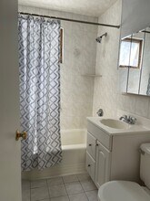 38 George St, Unit #1 in Medford, MA - Building Photo - Building Photo