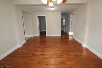 30 White Meadow Ave in Rockaway, NJ - Building Photo - Building Photo