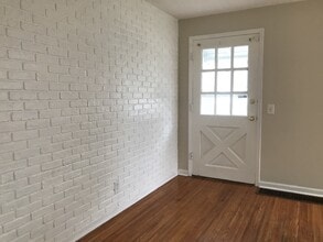 61 Ashwood Dr in Rochester, NY - Building Photo - Building Photo