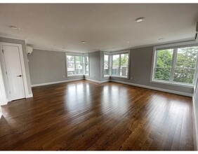 1789 Centre St in Boston, MA - Building Photo - Building Photo