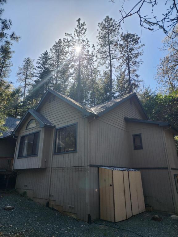 property at 860 Leavitt Ln
