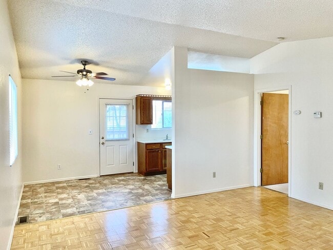710 Lindstrom Dr in Colorado Springs, CO - Building Photo - Building Photo