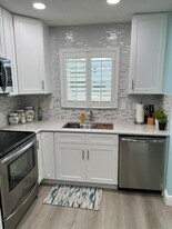 2929 SE Ocean Blvd, Unit 101-3 in Stuart, FL - Building Photo