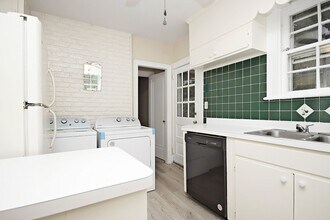118 Washington Ave in Charlottesville, VA - Building Photo - Building Photo