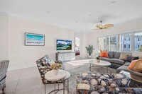 831 Sailaway Ln in Naples, FL - Foto de edificio - Building Photo