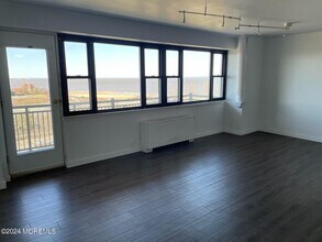 10 Ocean Blvd in Atlantic Highlands, NJ - Building Photo - Building Photo
