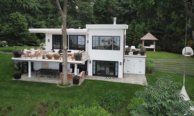 51 Dumar Dr in Sag Harbor, NY - Building Photo - Building Photo