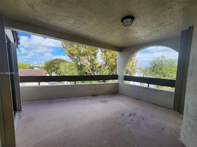 8827 SW 123rd Ct in Miami, FL - Building Photo - Building Photo