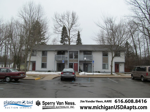 Whispering Winds Apartments in Clare, MI - Building Photo - Building Photo